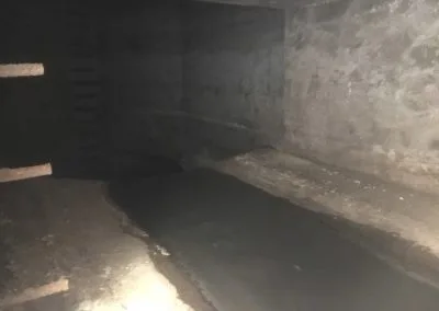 Photo - Nettoyage d'un profil canalisé à l'aide du mini-dumper