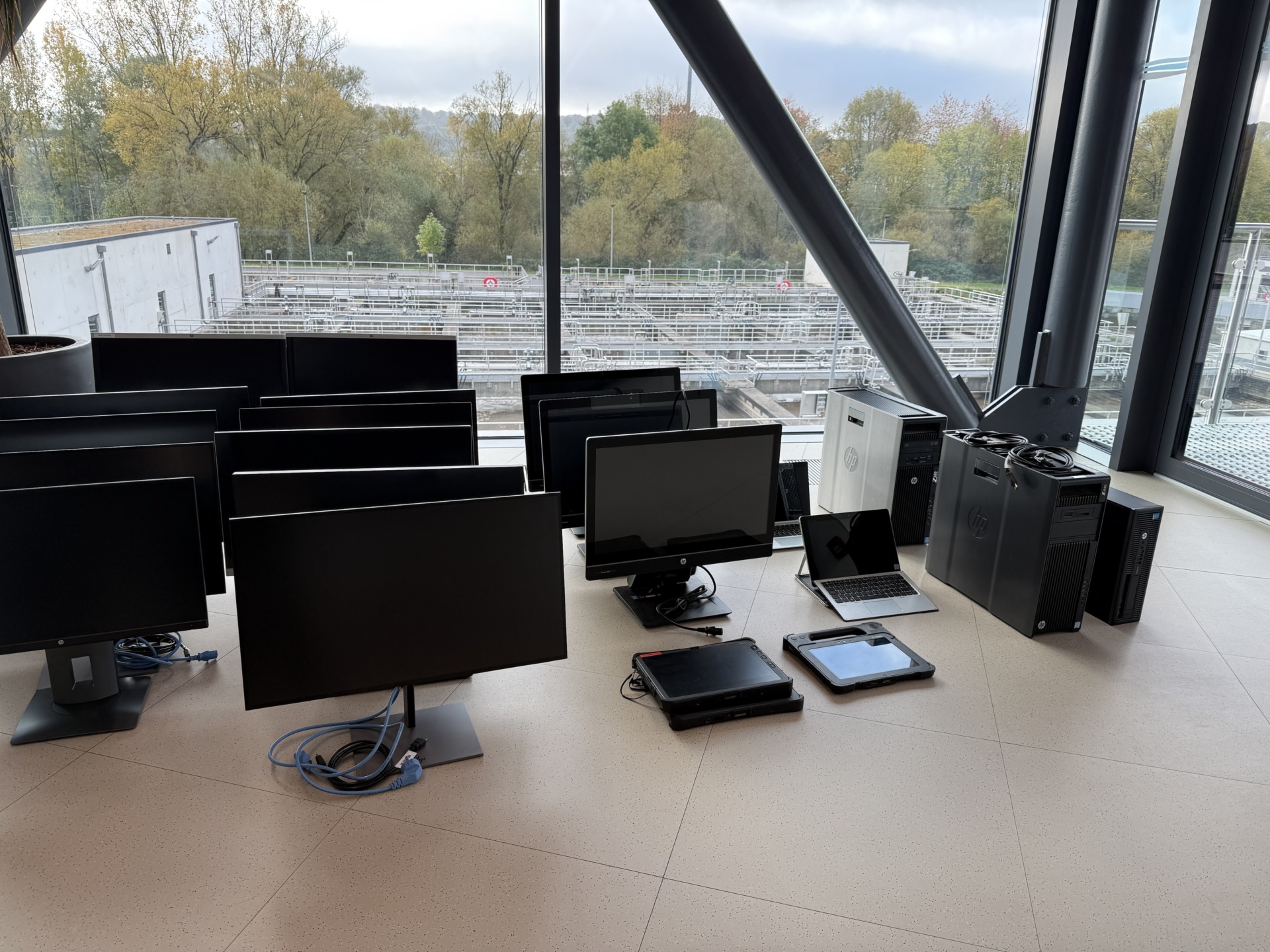 Vente aux enchères de matériel de l'ancien parc informatique